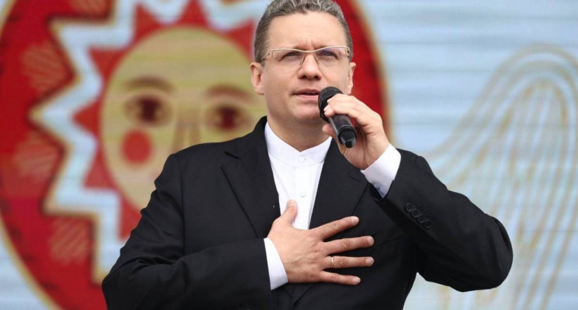 Губернатор Вологодской области посетил фестиваль "Небо славян"