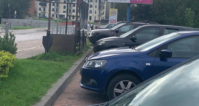 ГАИ предупреждает: наличие определенных предметов в багажнике может повлечь лишение прав в августе