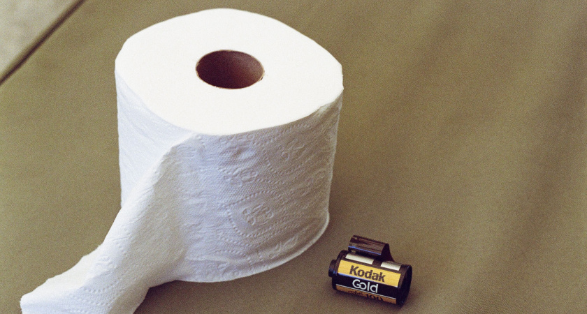 Зачем хозяйки из Германии кладут туалетную бумагу в холодильник: сделайте так и вы - результат удивит