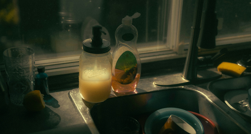 Смешайте средство для мытья посуды с солью: попробуйте один раз и потом всегда будете так делать