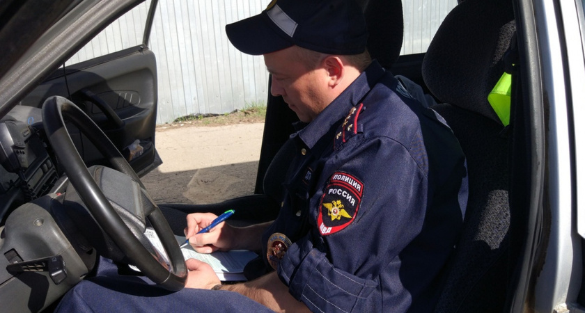 Суд конфисковал автомобиль рецидивиста в Вологодской области