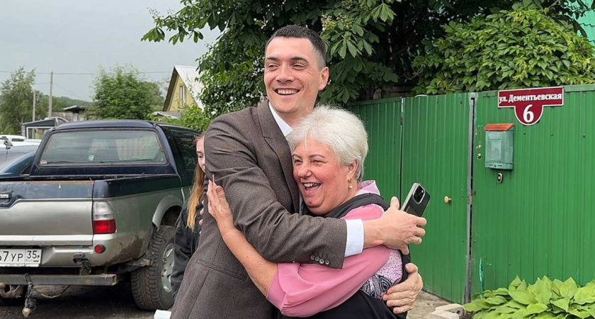 В Вологодской области сделают тротуар на улице, где "ждали визита мэра 30 лет"