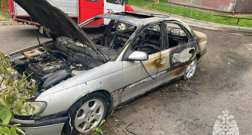 В Вологодской области "Опель" превратился в пепел