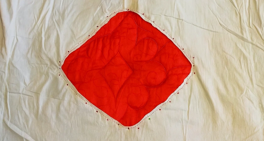 Зачем в СССР делали пододеяльники с отверстием в центре — рассказываем