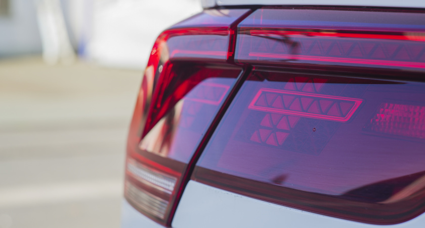 Верховный суд определил: какой же поворотник нужно включать водителю при въезде на кольцо — правый или левый