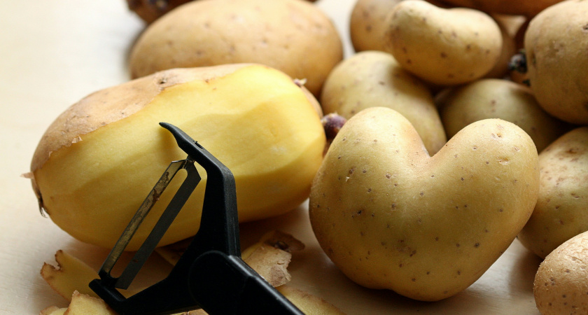 Больше не варю и не жарю: теперь молодую картошку готовлю только так — хрустящая корочка, нежная серединка (и без лишних хлопот!)