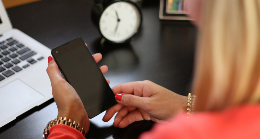 "Мне названивали, я не брала трубку, а с меня списали 140 000": как же тогда мошенники смогли обмануть девушку (обновлено)