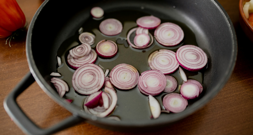 Что обжаривать в первую очередь - морковь или лук: теперь точно не забудете