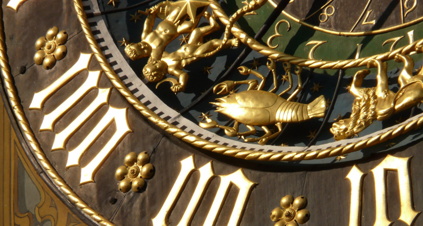 После 50 лет бедность им не грозит: эти знаки Зодиака созданы для богатства