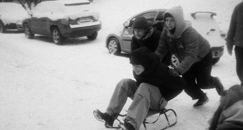 Над этой советской привычкой все смеялись: теперь так делают модные европейки