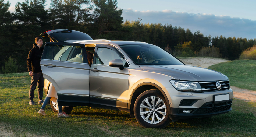 Продал Toyota RAV4, теперь сожалею о своём выборе в пользу нового Volkswagen Tiguan