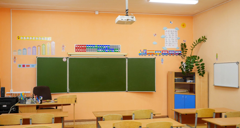 Для помещений начальных классов школ №13 и 14 Вологды закупят новую мебель