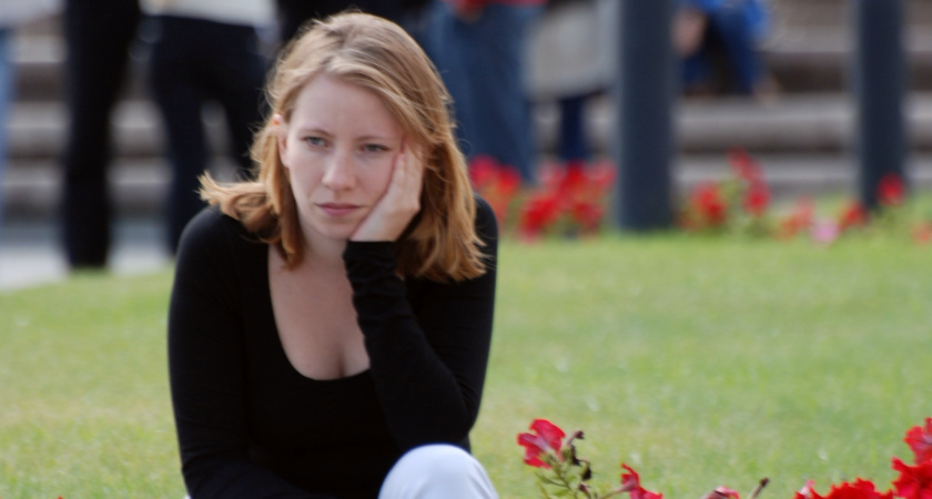 Девушка потеряла парня из-за своей подруги, но перехитрила их обоих с улыбкой: умный ход