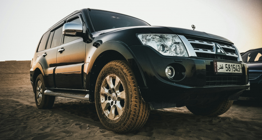 Хорошо, что взял Mitsubishi Pajero Sport, а не Toyota Fortuner - просто идеален для бездорожья