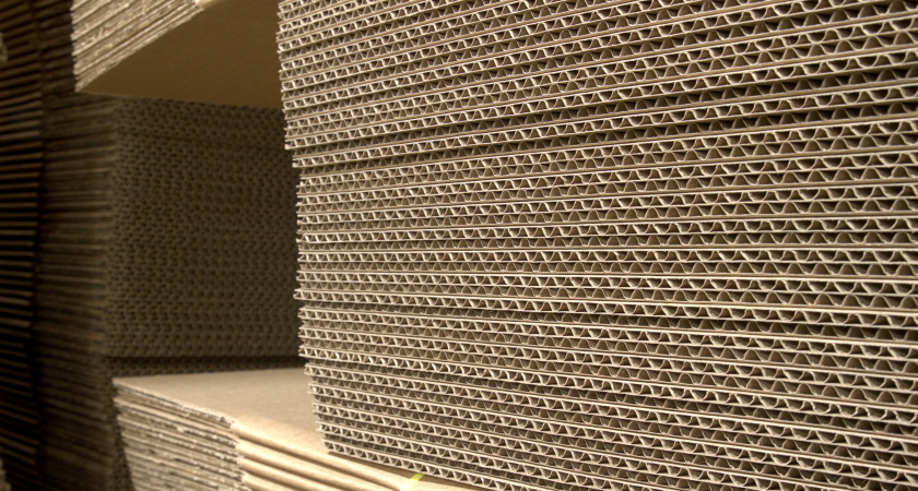 Ушлые дачники от картона не избавляются. Всю осень копят, весной забот не знают: 4 эффективных способа