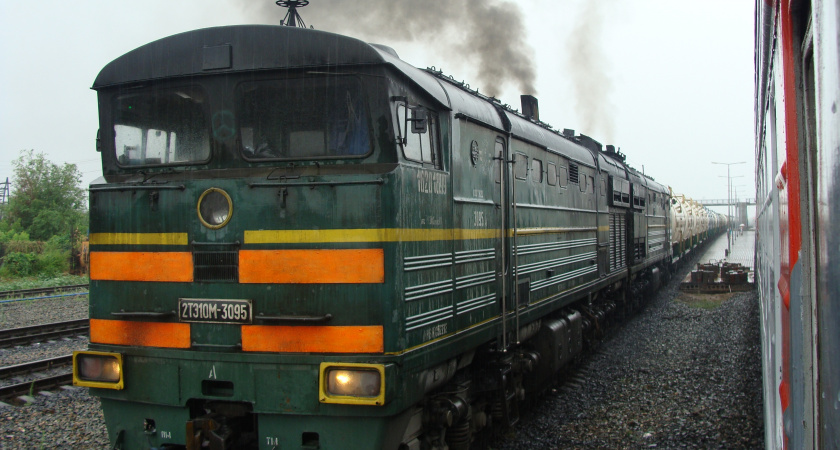 Со мной в купе ехала мама с сыном, который смотрел мультики без наушников. Решила его проучить