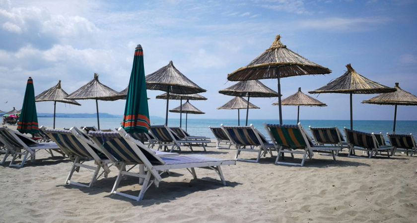 Теперь жалею, что не ездила на Азовское море раньше. Делюсь впечатлениями о пляже поселка Кучугуры