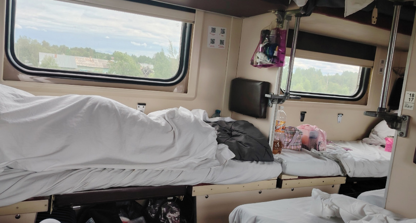 Вагоны с душком, «космические» цены и проводники со странностями: туристы о южных поездах РЖД