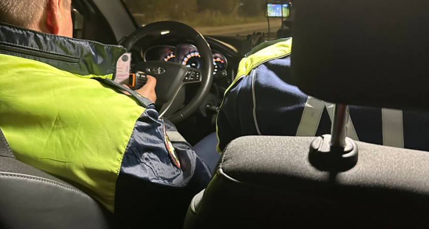 «Передайте телефон для проверки» — а вы и не обязаны: как грамотно ответить инспектору ГАИ