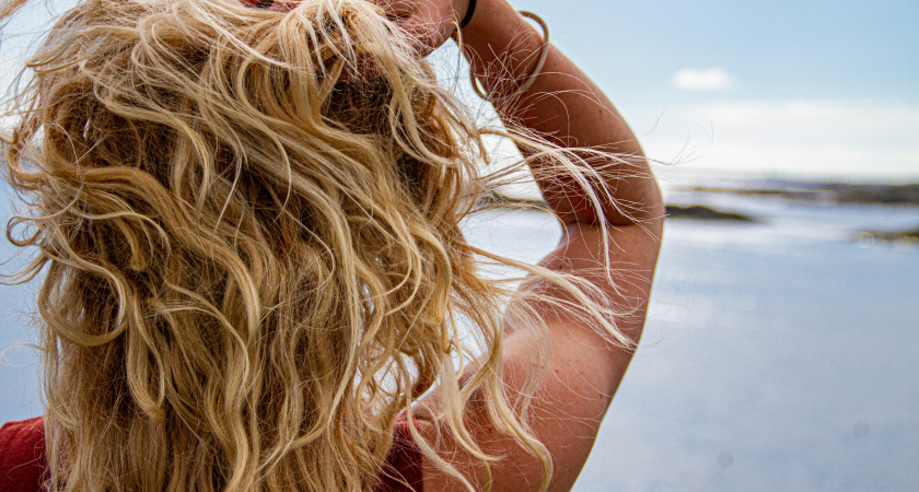 Всего 5 капель в шампунь, и волосы будут чистыми до 6 дней: хитрость на осень