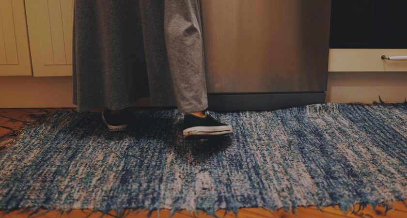 Названо лучшее напольное покрытие для прихожей: скрывает грязь и не стирается