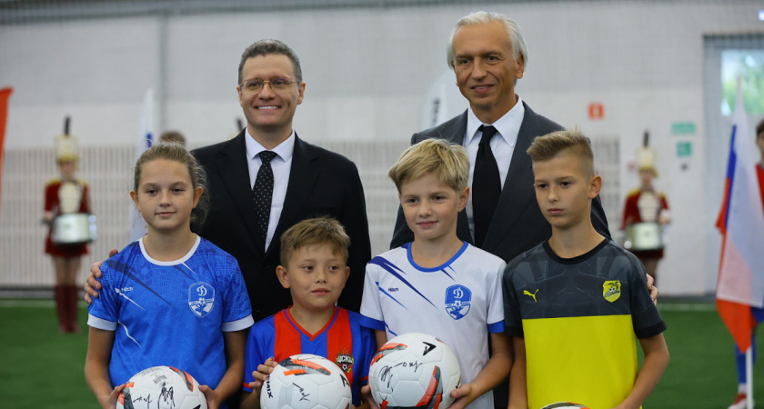 Георгий Филимонов и Александр Дюков открыли крытый футбольный манеж в Вологде