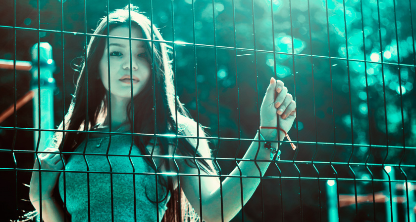 Ощущают себя «птицей в клетке»: какие знаки Зодиака не любят, когда ими командуют