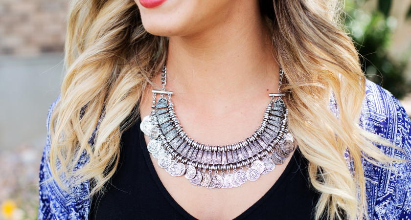 Берем лавровый лист и минералку – превращаем волосы в роскошную шевелюру: после первого применения станут густыми и шелковистыми