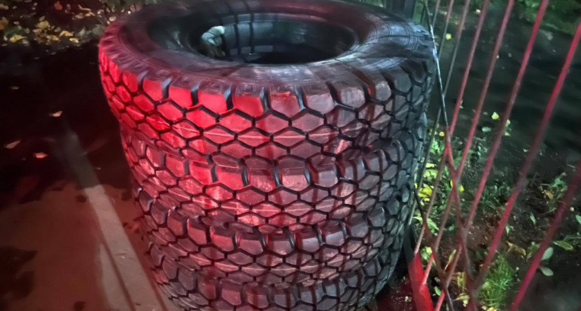 Вологодские стражи порядка раскрыли кражу колёс грузовика