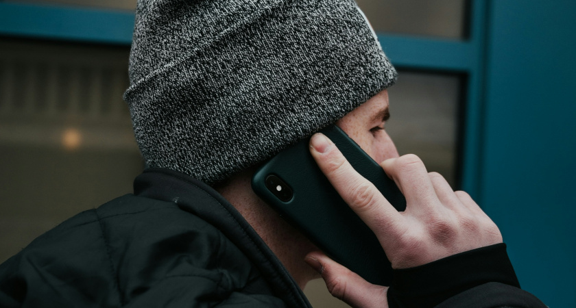 3 фразы, чтобы аферисты перестали "разводить" на деньги раз и навсегда. Советы друга из ФСБ