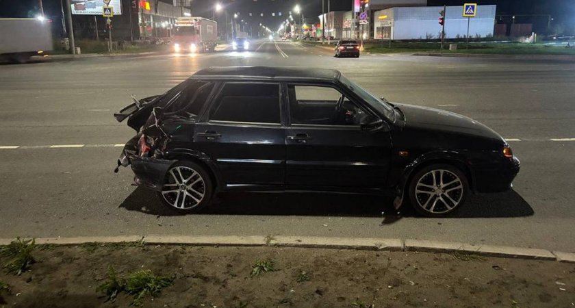 Водитель "Форда" пострадал в Вологодской области в аварии с "ВАЗом"