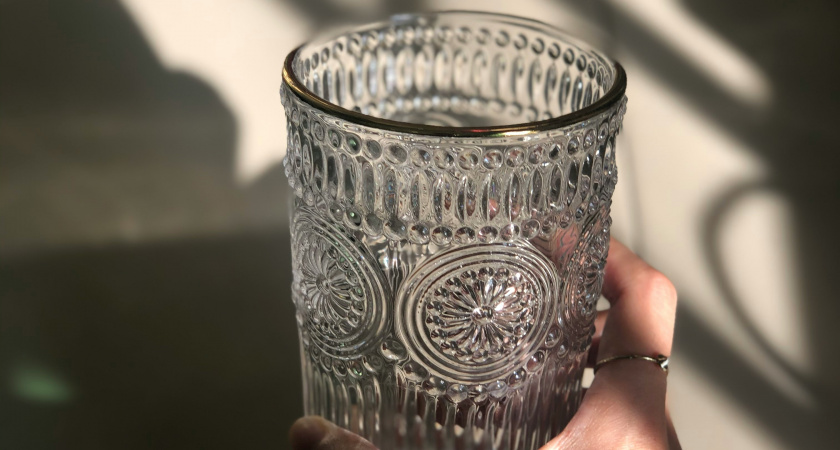 Чем стеклянная (и не только) посуда из "ФиксПрайса" и "Светофора" отличается от такой же в премиум магазинах