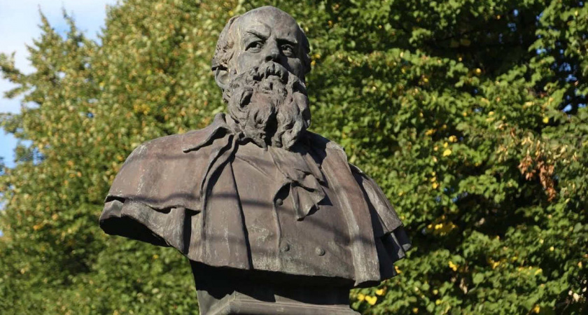 В Вологодской области обновят монумент Верещагину в рамках реконструкции сквера