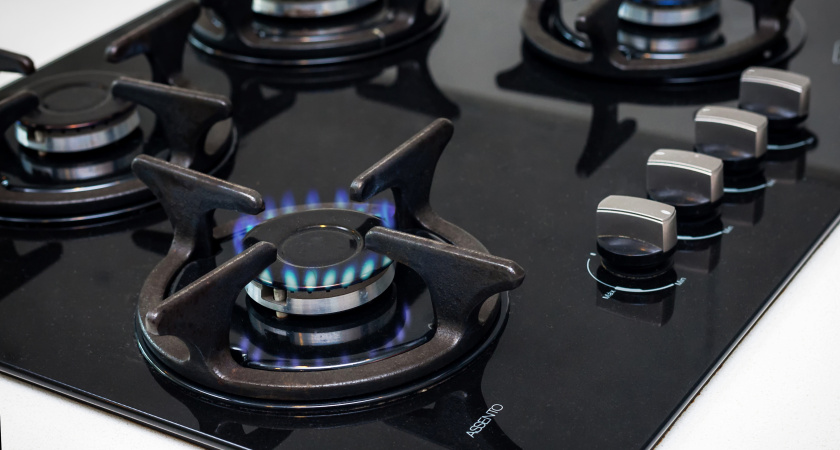 Насыпьте это на тряпку — и забудьте о жирных пятнах на кухне