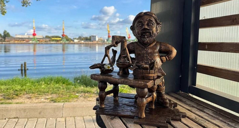 В Вологодской области открыли три новые скульптуры в честь знаменитых купцов