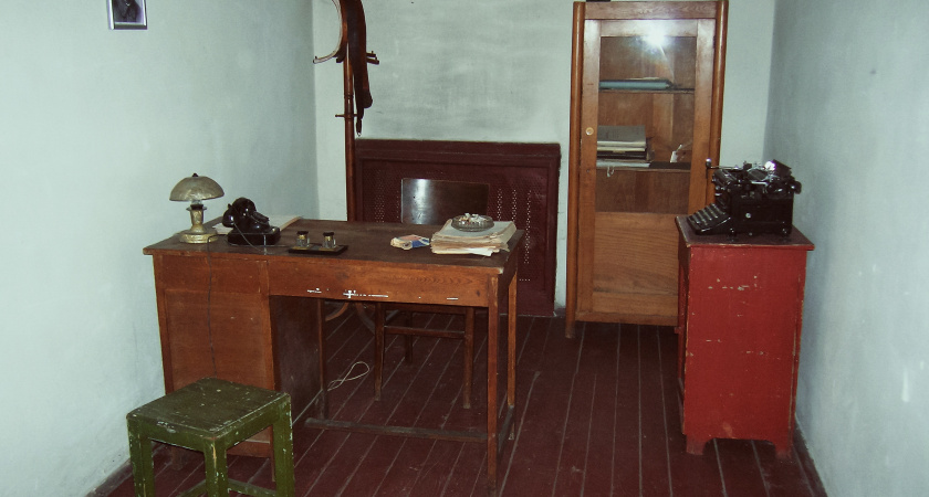 Почему в СССР делали одинаковую мебель? У Вашего соседа был точно такой же интерьер?