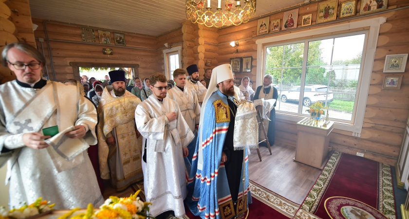 В Вологодской области освятили деревянный храм, построенный на месте утраченной часовни