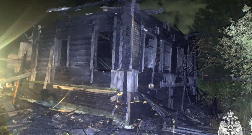 В Вологодской области злоумышленники подожгли жилой дом