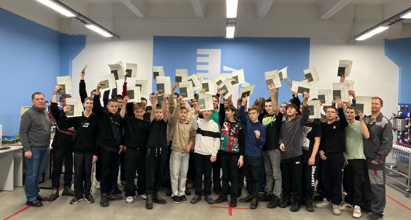 Более 1100 подростков уже освоили профессию в Вологодской области