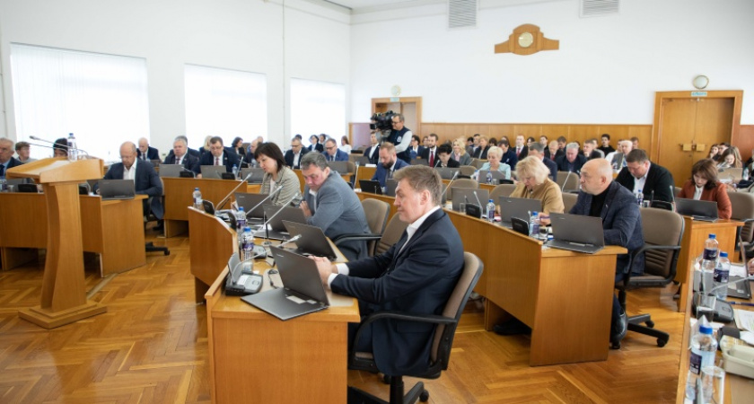 В Вологодской области увеличили выплаты для студентов, педагогов и детей-сирот