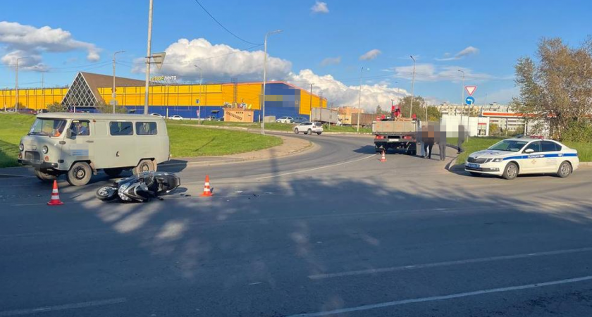 Мотоциклист пострадал в Вологодской области в аварии с ЗИЛом