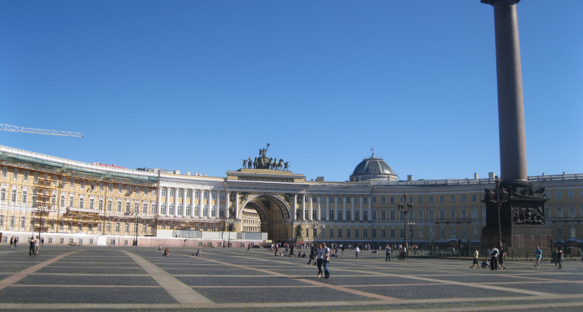 Американский турист-миллионер рекомендовал 2 российских города, в которых нужно побывать: чем его поразил второй после Питера