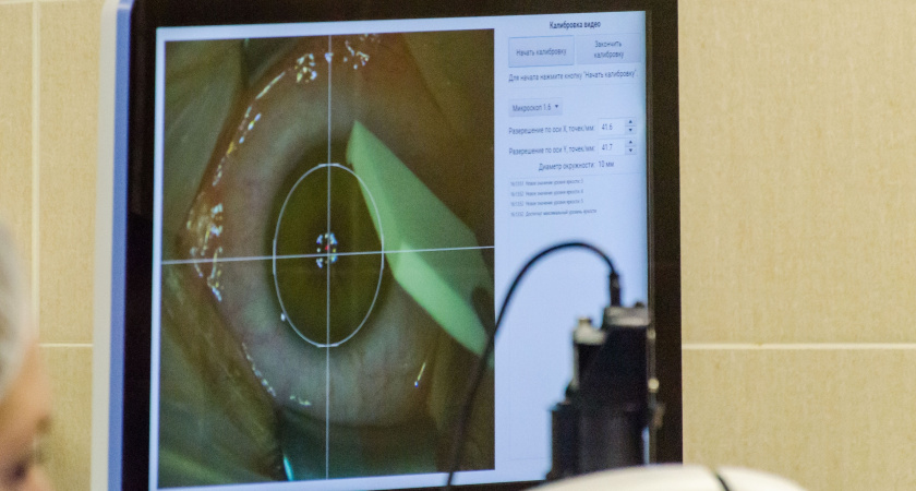 Вологодские врачи успешно провели уникальную операцию на сетчатке глаза