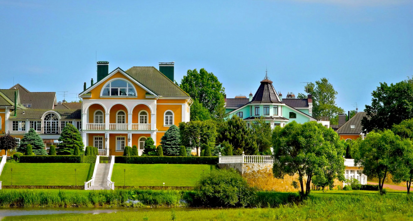 "А что так можно?" Американец открыл для себя 5 необычных вещей, которые удивляют его в наших коттеджных посёлках