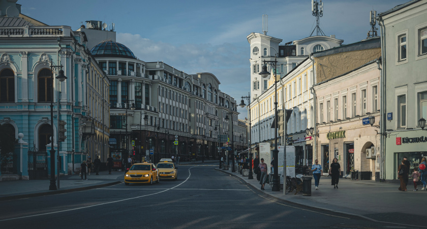 Сплошная линия на обочине: когда её можно пересекать, а когда нет. Разберёмся в этом вопросе