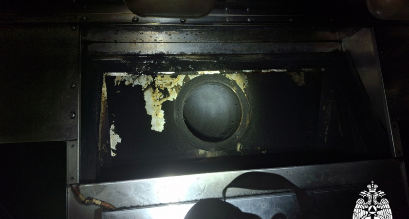 Пять человек эвакуировались из загоревшегося в центре Вологды ресторана