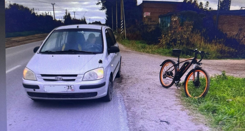 В Вологодской области велосипедист спровоцировал аварию и получил травмы