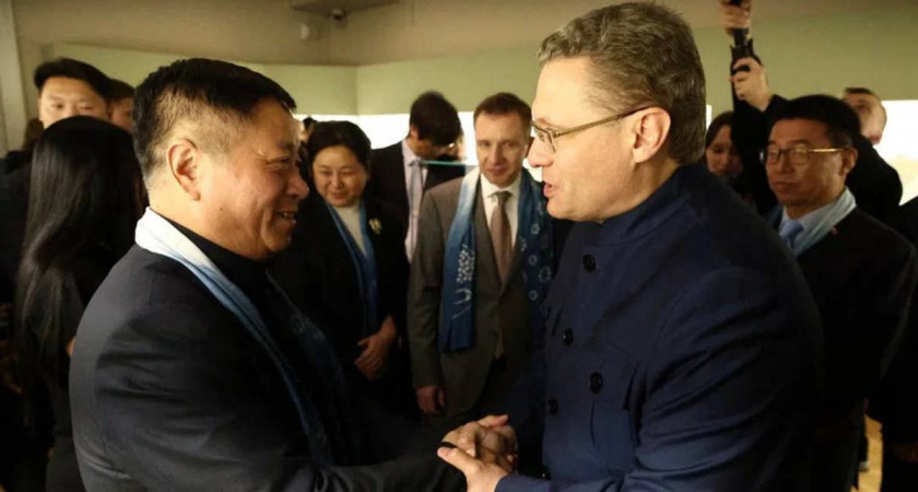 Губернатора Вологодской области поблагодарил МИД Китая за уникальную выставку керамики