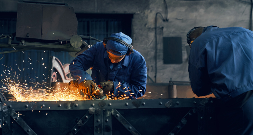 Взяли всего лишь одну идею из СССР: вот почему в Канаде молодёжь с энтузиазмом идёт работягами на заводы и становится инженерами