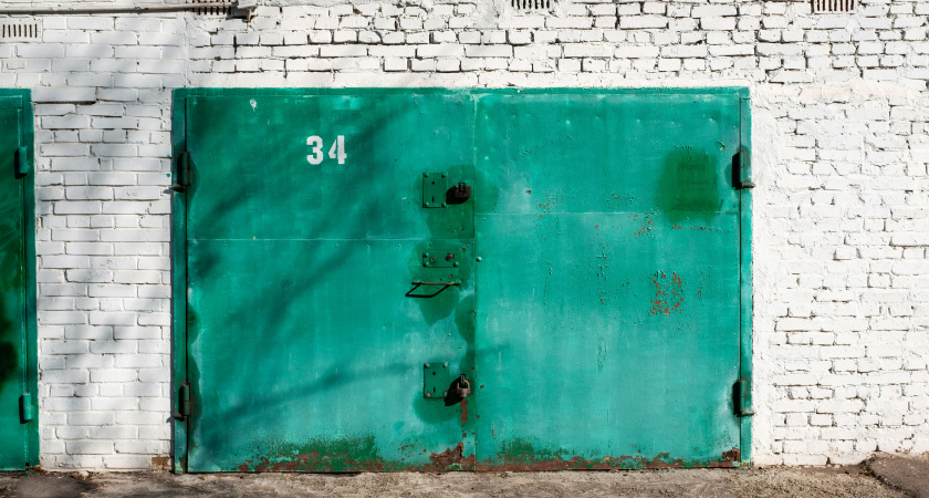 Что нашли в гараже обычного дворника, который 15 лет что-то в нём собирал: музейный экспонат поставил на дыбы всю Америку